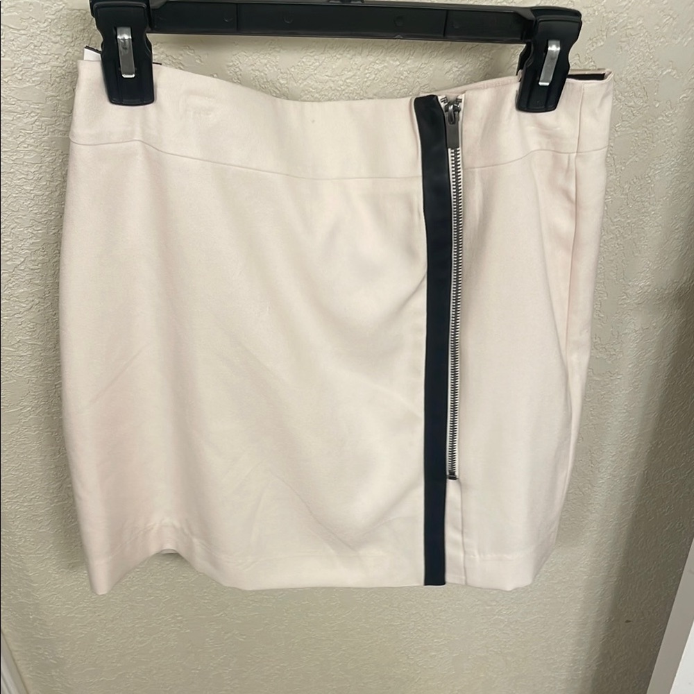 NWT Banana Republic Stylish Cream Skirt with Black Accent